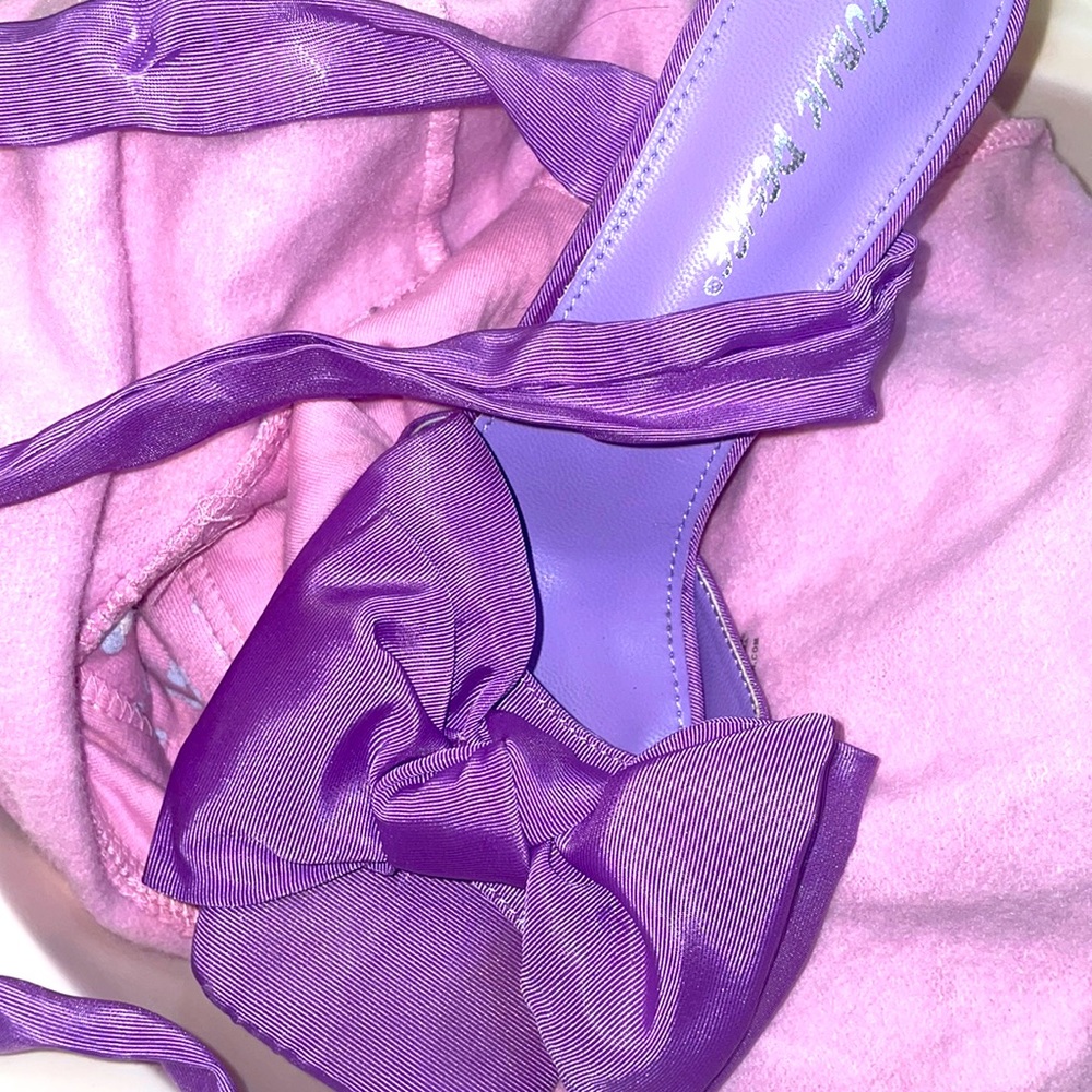 Purple women’s size six heels